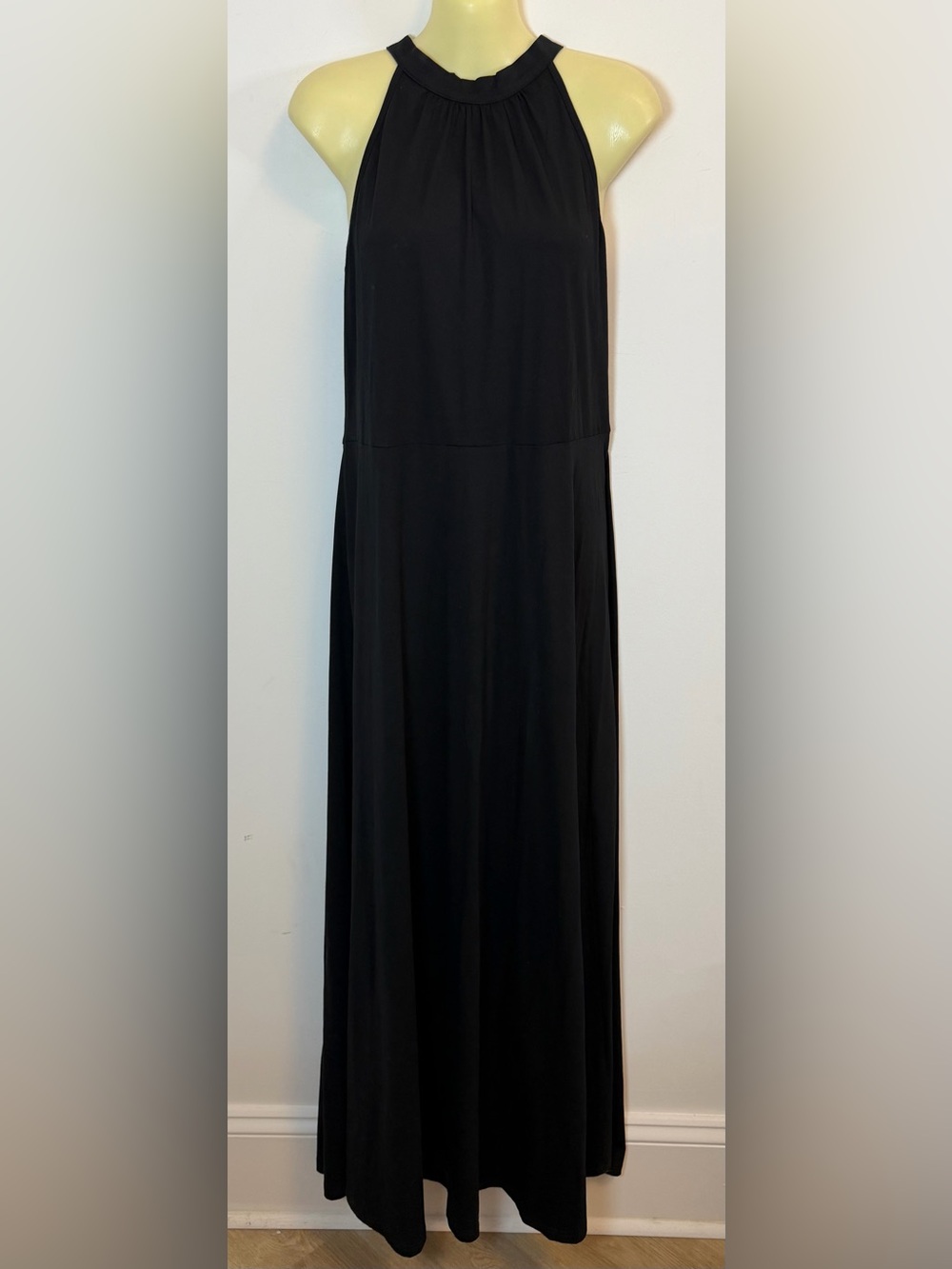 Styleword Sleeveless Black Halter Maxi Dress